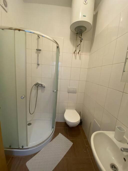 Cozy 1 Bedroom Studio In The Center Of Pilsen エクステリア 写真